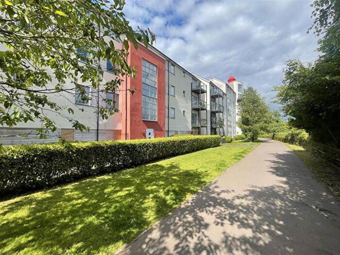2 Bedroom Apartment For Sale In Wren Gardens, Portishead, BS20