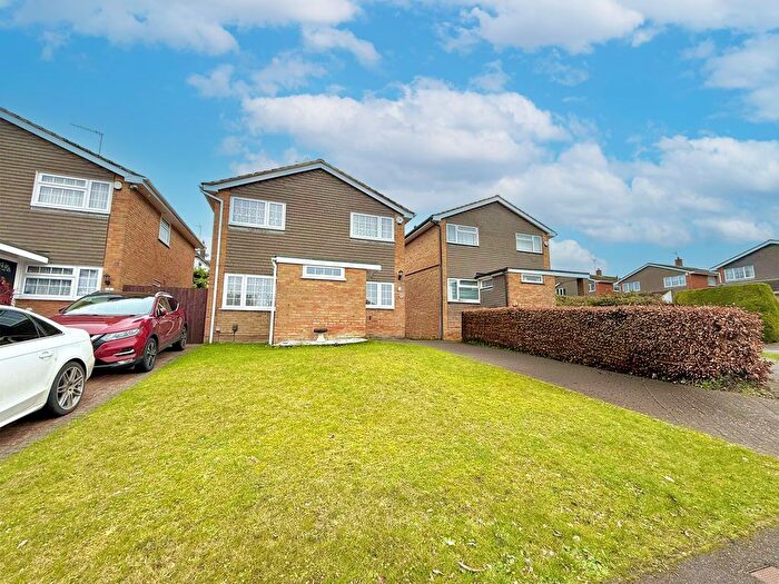 4 Bedroom Detached House For Sale In Roslyn Way, Bidwell, LU5