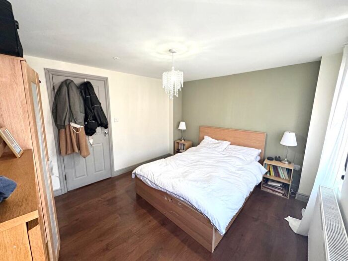 4 Bedroom Terraced House To Rent In Pond Road, Stratford, E15
