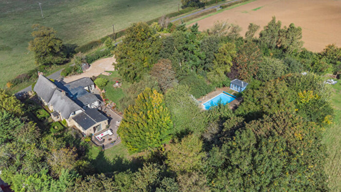 5 Bedroom Detached House For Sale In Wicken Road Leckhampstead, Buckinghamshire, MK18