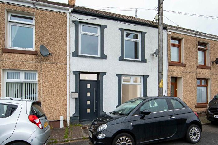 3 Bedroom Terraced House To Rent In Bedlinog Terrace, CF46