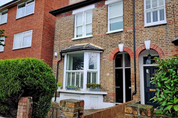 2 Bedroom Flat To Rent In Wellesley Road, London, E11