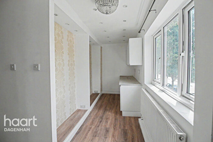 2 Bedroom Flat To Rent In Broad Street, Dagenham, RM10