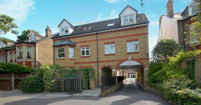 1 Bedroom Flat To Rent In Hanworth Road, Hampton, TW12
