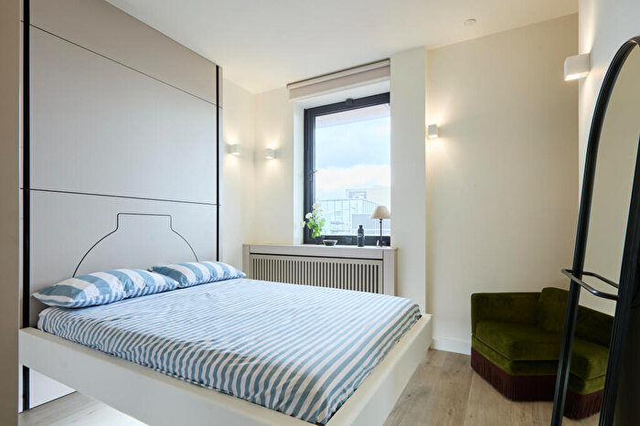 Studio To Rent In Lowlands Road, Harrow, HA1