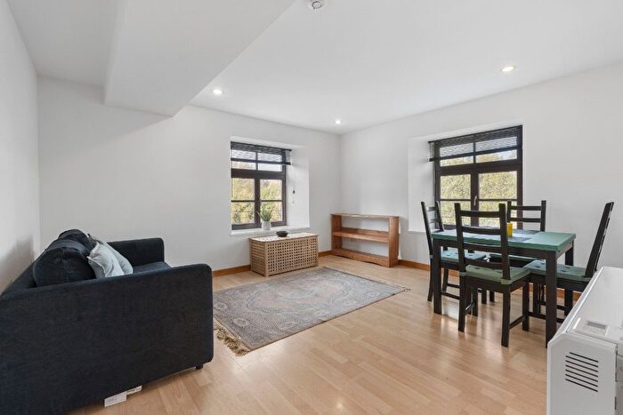 2 Bedroom Flat To Rent In Commercial Street, Leith, Edinburgh, EH6