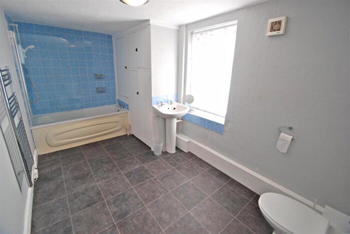 2 Bedroom Duplex To Rent In London Road, Alderley Edge, SK9