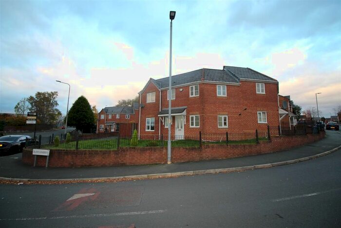 3 Bedroom End Terrace House To Rent In Olanyian Drive, M8