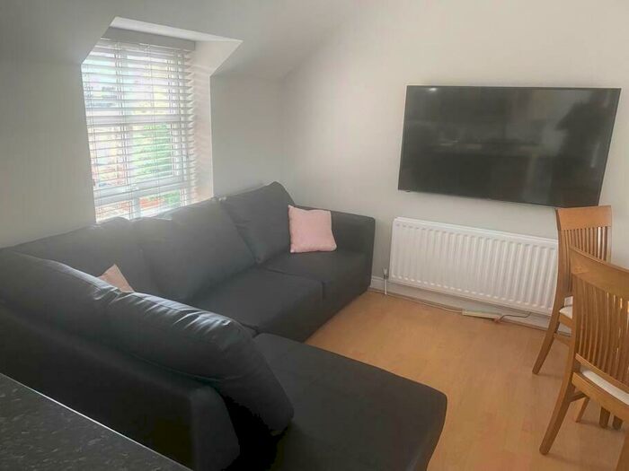 4 Bedroom End Of Terrace House To Rent In Forsyth Road, Newcastle Upon Tyne, NE2