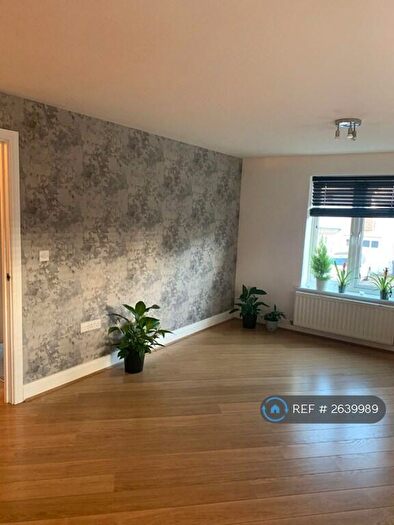 3 Bedroom Flat To Rent In Kingsquarter, Maidenhead, SL6