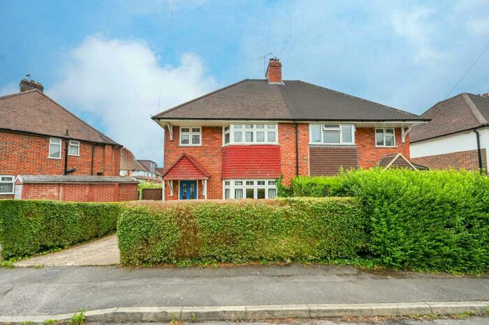 3 Bedroom Semi-Detached House To Rent In Hillview Cresent, Guildford, GU2