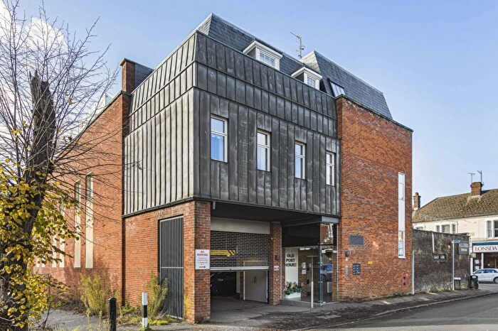 2 Bedroom Apartment To Rent In Arden Grove, Harpenden, AL5