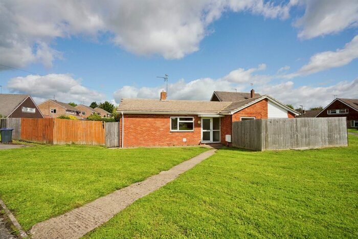 3 Bedroom Detached Bungalow For Sale In Sarum Drive, Devizes, SN10