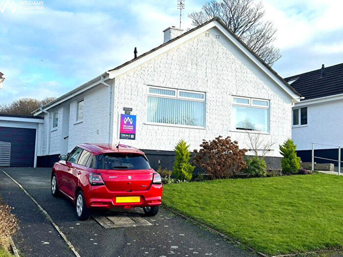 2 Bedroom Bungalow For Sale In Ty'n Coed, Llangefni, LL77