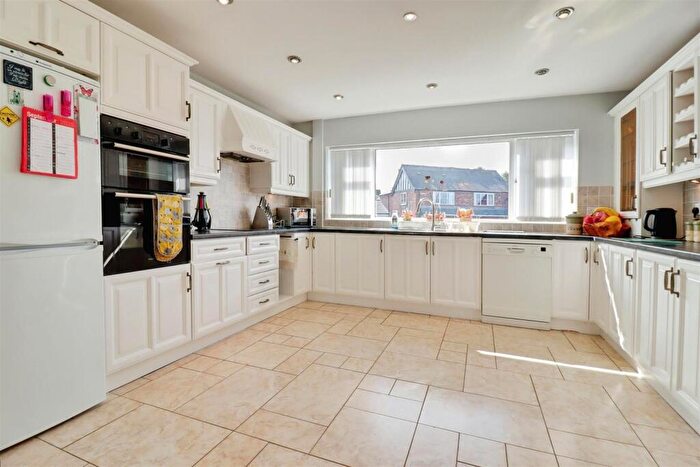 4 Bedroom Detached Bungalow For Sale In The Dingle, Haslington, CW1