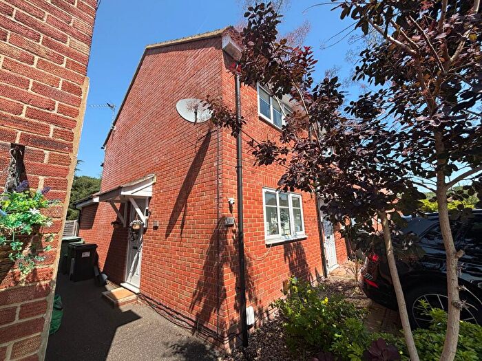 1 Bedroom Terraced House To Rent In Royal Avenue, Calcot, RG31