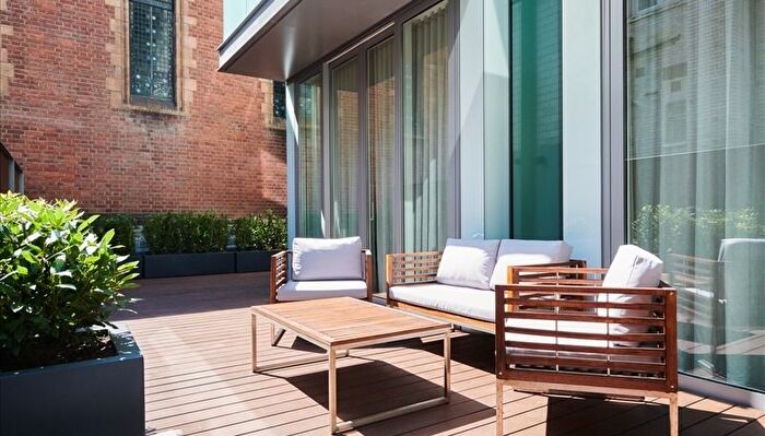 3 Bedroom Flat To Rent In Duke Street, Mayfair, W1K