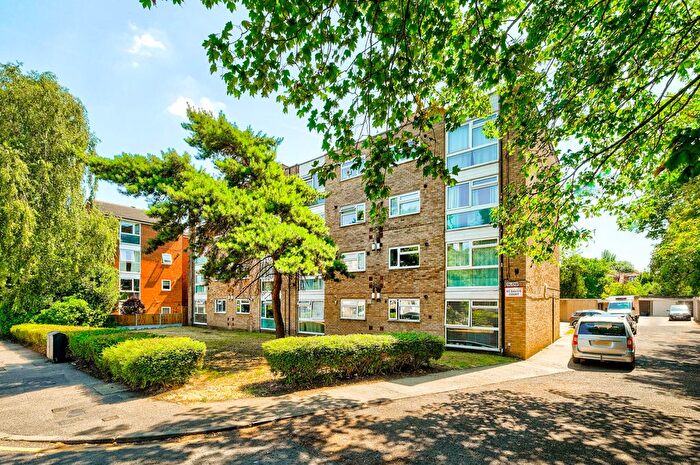 2 Bedroom Property For Sale In St David's Court, Grosvenor Road, Wanstead, E11
