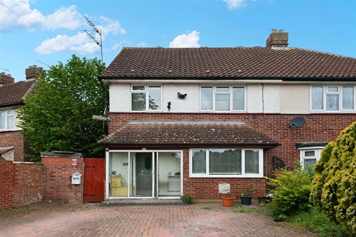 4 Bedroom Semi Detached House For Sale In Romney Road, Hayes, UB4