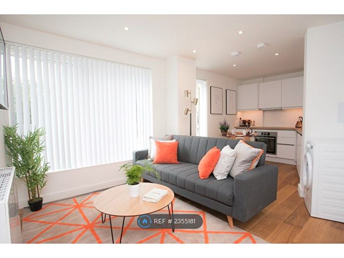 2 Bedroom Flat To Rent In Goswell Road, London, EC1V