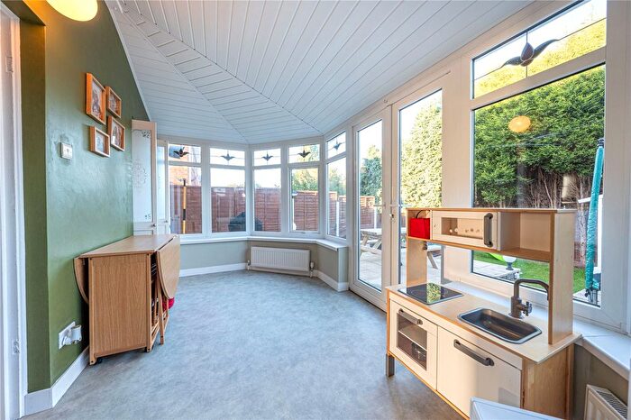 3 Bedroom Semi-Detached House For Sale In Wigford Road, Dosthill, Tamworth, Staffordshire, B77