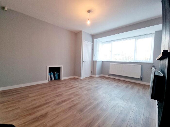 3 Bedroom Semi-Detached House To Rent In Lickers Lane, Whiston, L35