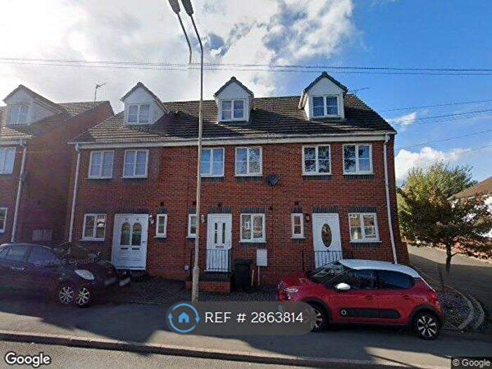 3 Bedroom Terraced House To Rent In Parkes Hall Road, Dudley, DY1