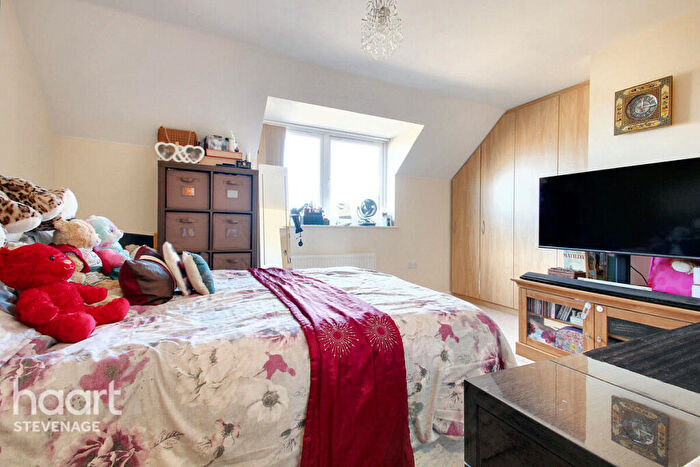 4 Bedroom Semi-Detached House For Sale In Glanville Crescent, Stevenage, SG1