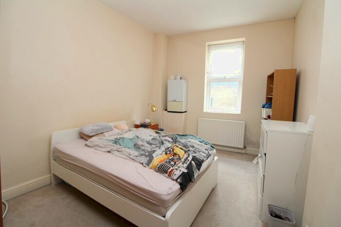 1 Bedroom Flat To Rent In Camberwell Church Street, London, SE5