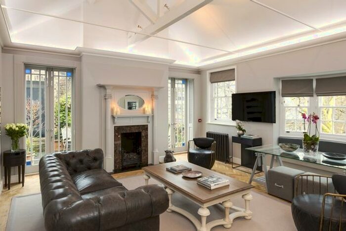 4 Bedroom Flat To Rent In North Audley Street, London, W1K
