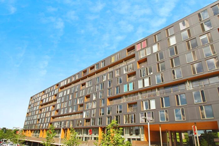 2 Bedroom Flat To Rent In Saxton, The Avenue, Leeds, West Yorkshire, LS9