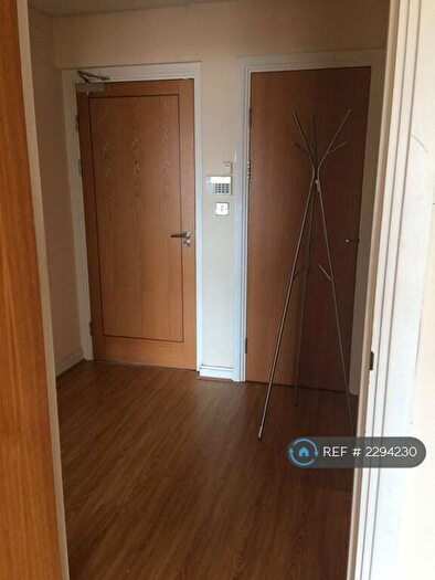 1 Bedroom Flat To Rent In Chandlery Way, Cardiff, CF10