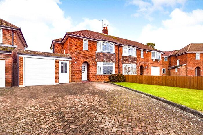 3 Bedroom Semi Detached House To Rent In Blewbury Drive, Tilehurst, Reading, Berkshire, RG31
