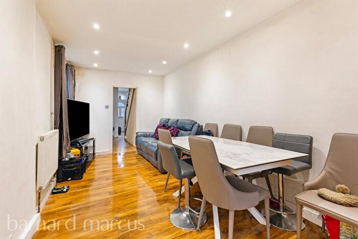 3 Bedroom Terraced House For Sale In Whitehall Road, Thornton Heath, CR7