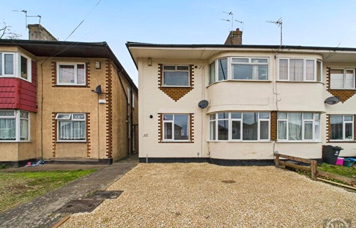 2 Bedroom Flat For Sale In Ridgeway Lane, Bristol, BS14