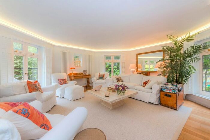 3 Bedroom Flat To Rent In Fitzjohns Avenue, Hampstead, NW3
