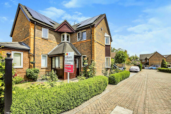 4 Bedroom Detached House To Rent In Moss Bank, Meeesons Lane, Grays, RM17