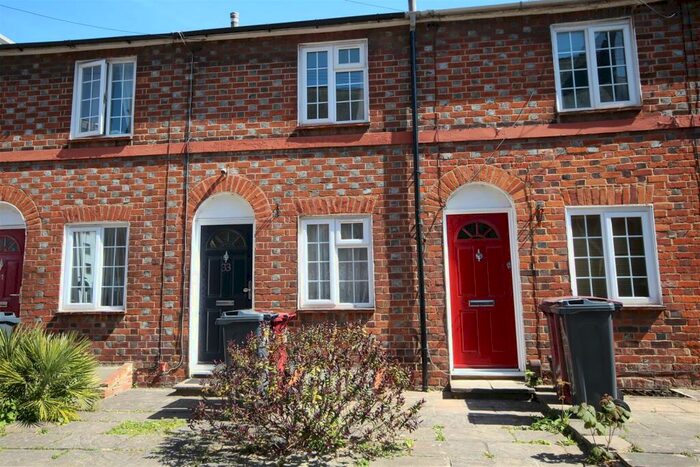 2 Bedroom Terraced House To Rent In Watlington Street, Reading, RG1