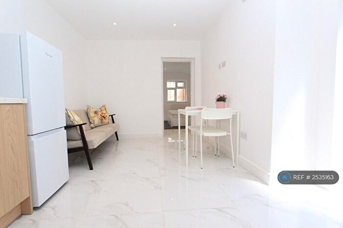 1 Bedroom Flat To Rent In Rucklidge Avenue, London, NW10