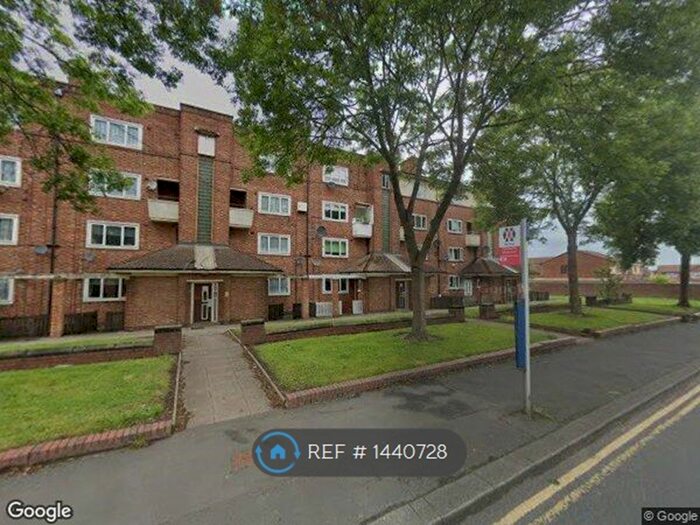 2 Bedroom Maisonette To Rent In Bearwood Road, Birmingham, B66