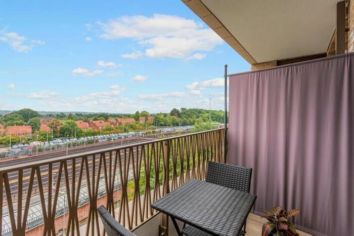 1 Bedroom Flat To Rent In Merrion Avenue, Stanmore, HA7
