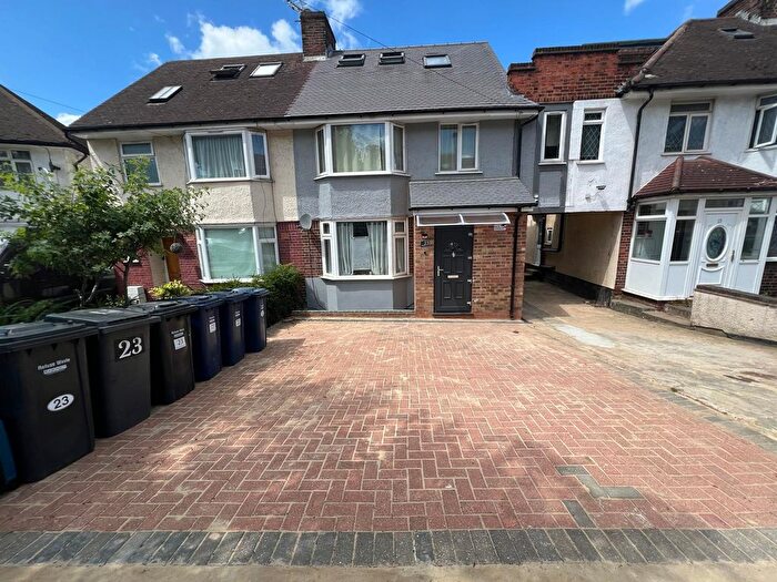 1 Bedroom Link Detached House To Rent In Selborne Gardens, London, NW4