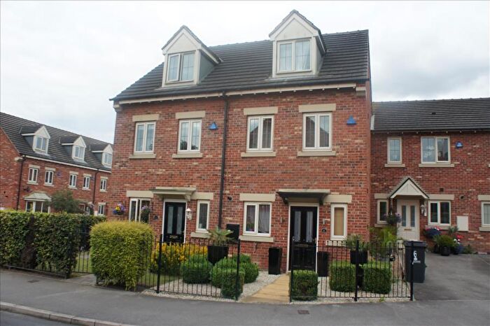 3 Bedroom Town House To Rent In Honeysuckle Close, Bessacarr, Doncaster, South Yorkshire, DN4