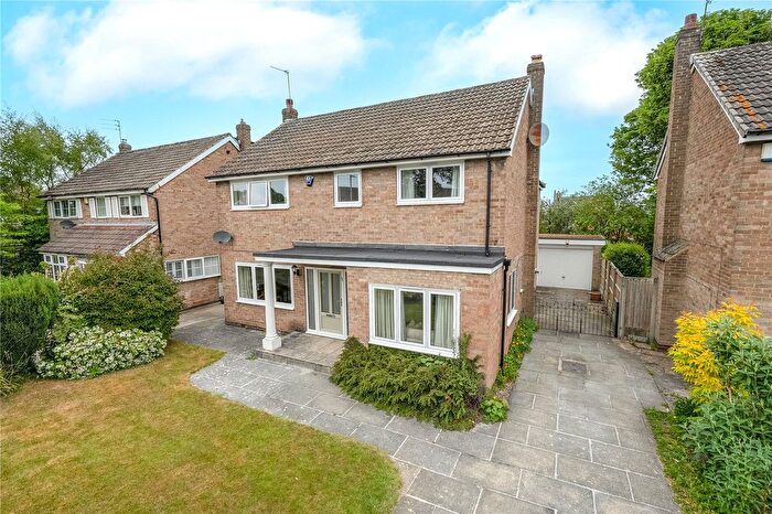 4 Bedroom Detached House For Sale In Shadwell Park Gardens, Leeds, West Yorkshire, LS17