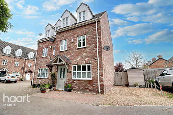 3 Bedroom Semi-Detached House For Sale In Old Bakery Close, Wimblington, PE15