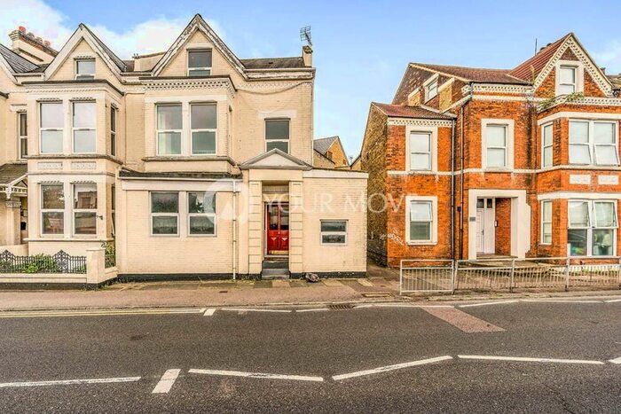 1 Bedroom Flat To Rent In Balmoral Road, Gillingham, Kent, ME7