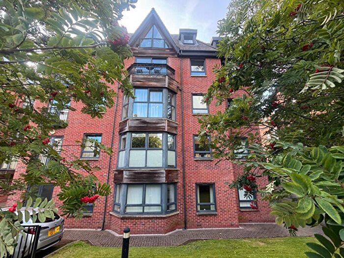 2 Bedroom Flat For Sale In Withington Road, Manchester, M16