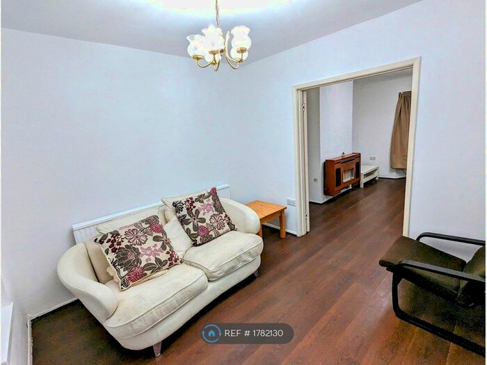 3 Bedroom Semi-Detached House To Rent In Woodbank Close, Liverpool, L16