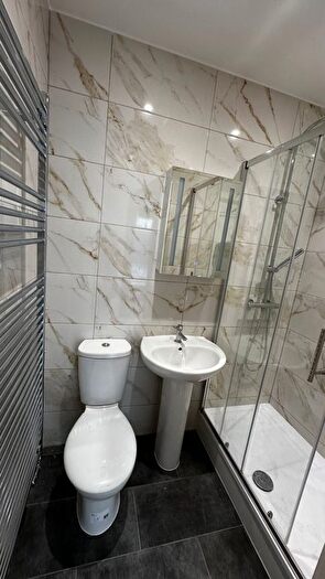 2 Bedroom Flat To Rent In High Street North, London, E6