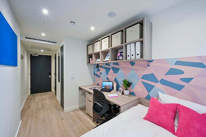 1 Bedroom Flat To Rent In Trafalgar Way, London, E14